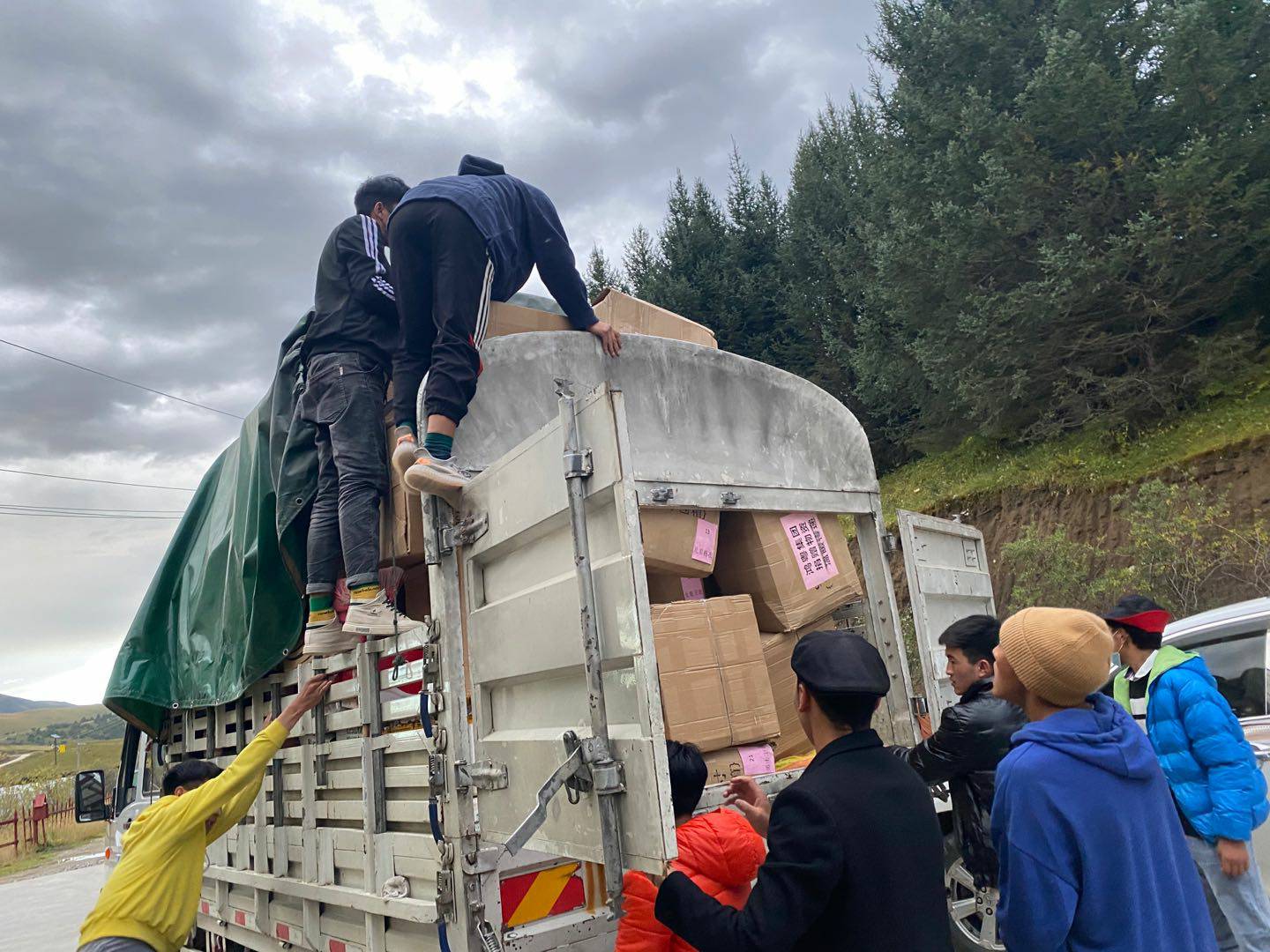 星空平台-星空(中国)一站式服务平台公益回顾丨家国同欢月同圆 温暖满载甘孜州(图5) 星空平台-星空(中国)一站式服务平台公益回顾丨家国同欢月同圆 温暖满载甘孜州(图5)